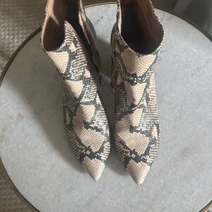 Steve Madden Beige and Black Snakeskin Ankle Boots